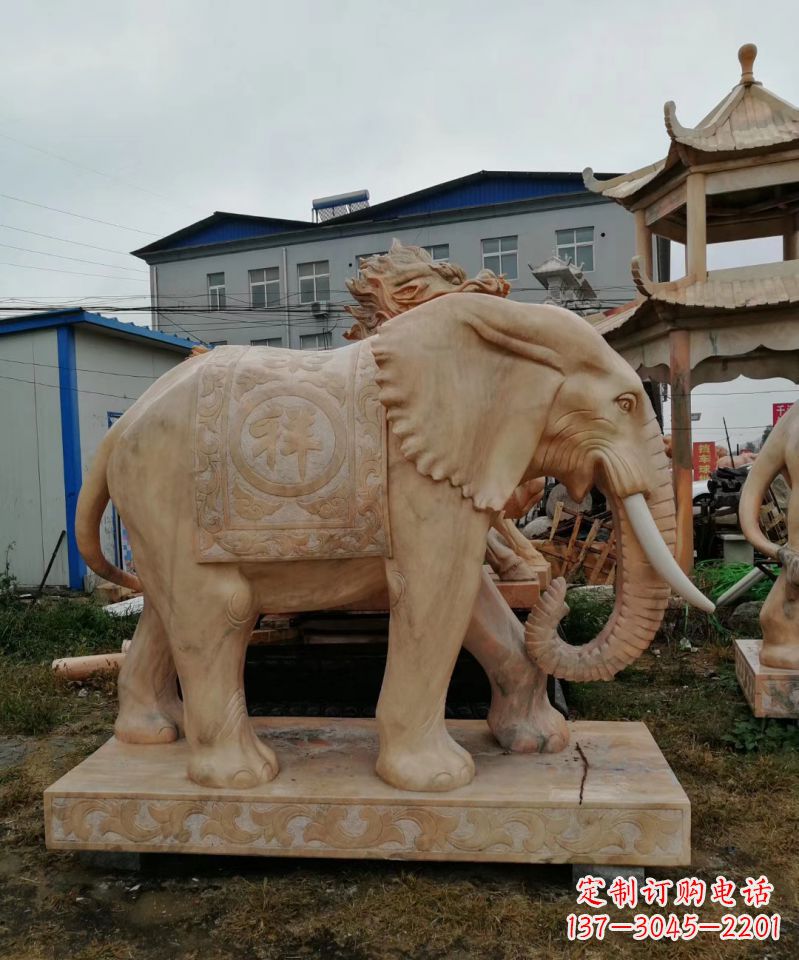 贵阳晚霞红酒店企业门口吉祥如意大象雕塑