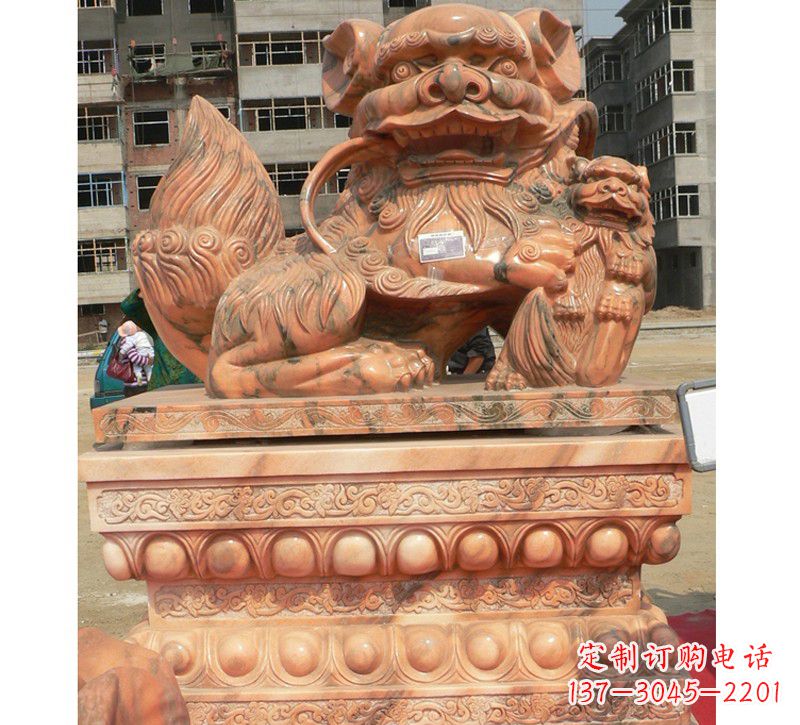 贵阳晚霞红南方石狮子