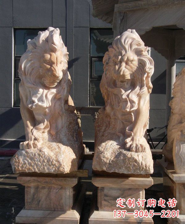 贵阳晚霞红欧式狮子石雕