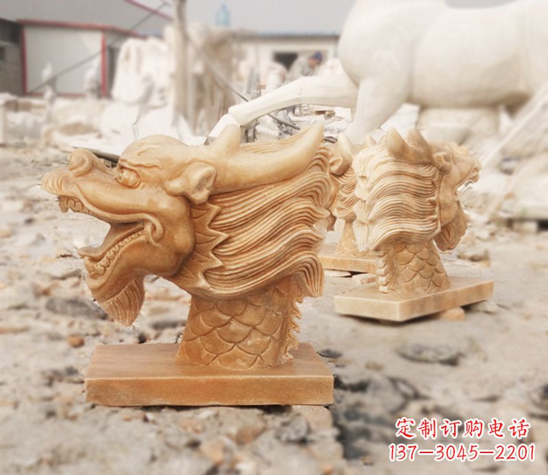 贵阳晚霞红喷水龙头雕塑