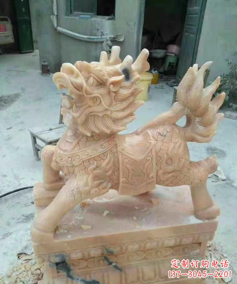贵阳晚霞红麒麟雕塑112