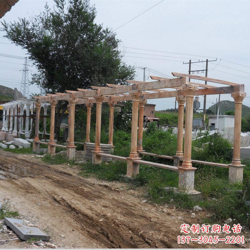 贵阳晚霞红石雕花架长廊