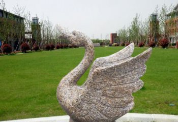 贵阳优雅迷人的天鹅雕塑