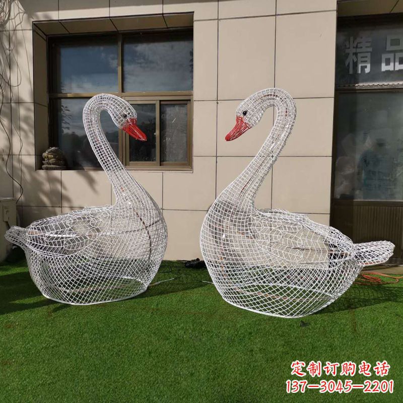 贵阳卧姿天鹅网格动物雕塑园林草坪动物摆件