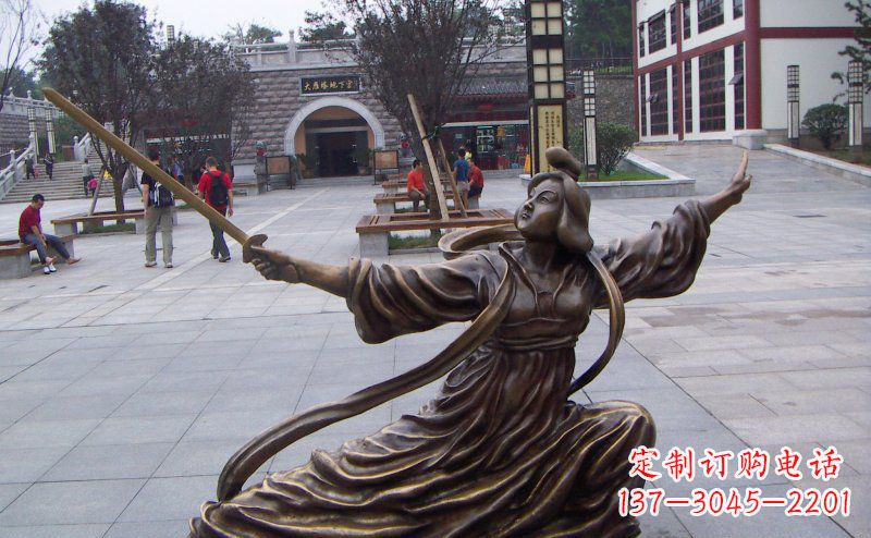 贵阳舞剑的古代美女古代人物铜雕