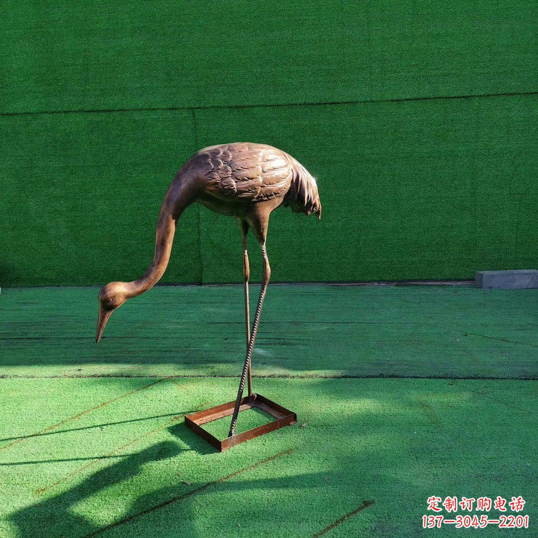 贵阳仙鹤拉鼓铜雕塑