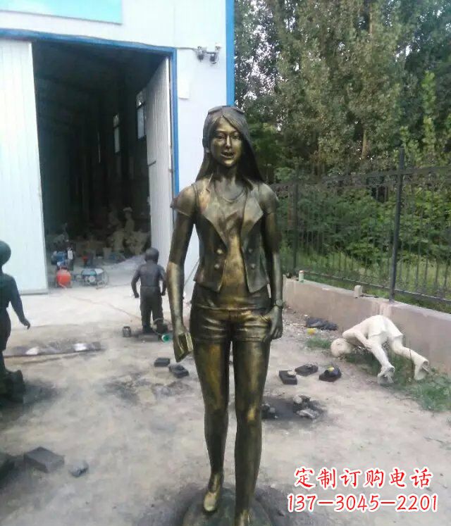 贵阳现代美女广场人物铜雕