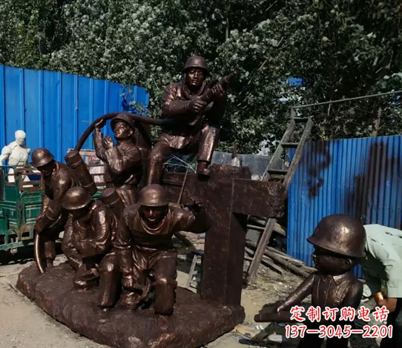 贵阳消防员灭火景观雕塑