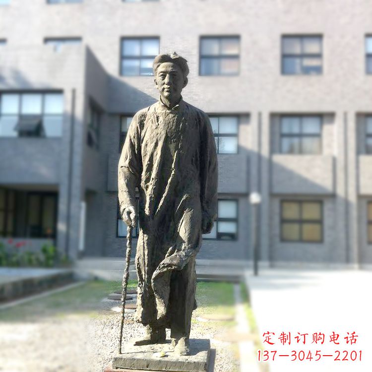 贵阳校园名人徐悲鸿雕塑