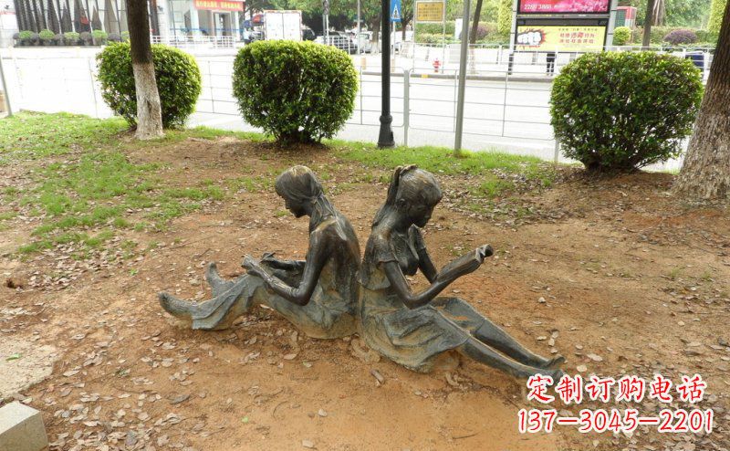 贵阳校园坐着看书的女孩人物铜雕