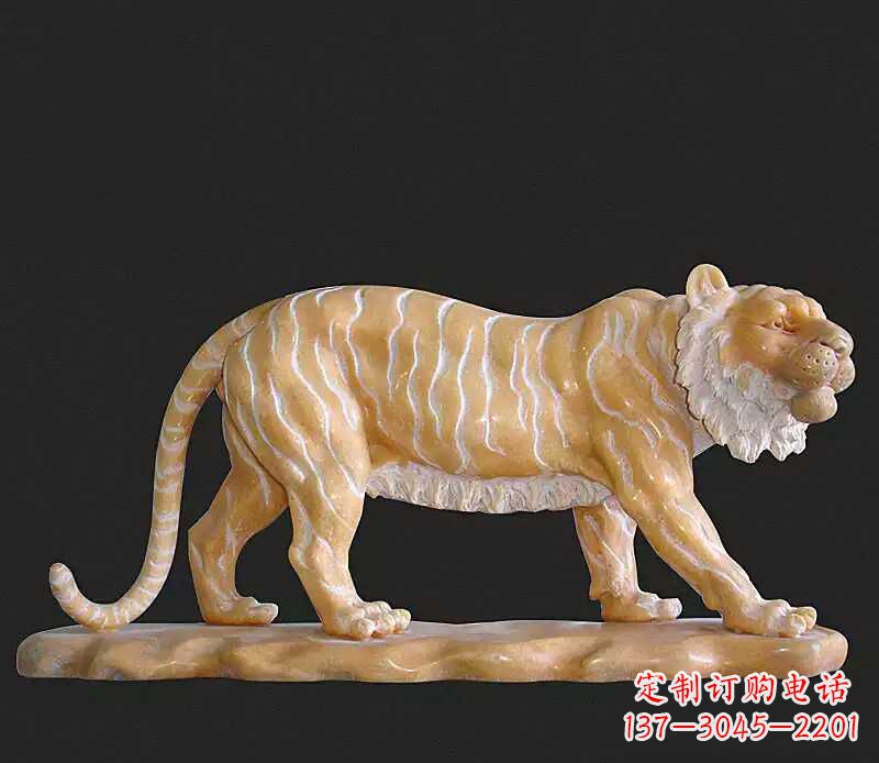 贵阳行走老虎石雕动物雕塑