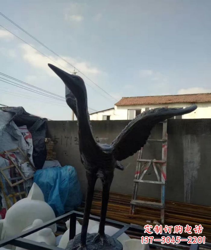 贵阳展翅仙鹤铜雕 (2)