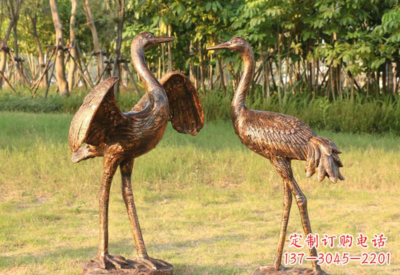 贵阳展翅仙鹤铜雕
