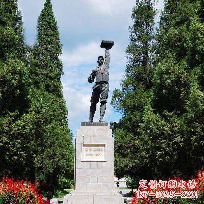 贵阳战斗英雄董存瑞雕塑-景区园林英雄人物景观雕塑