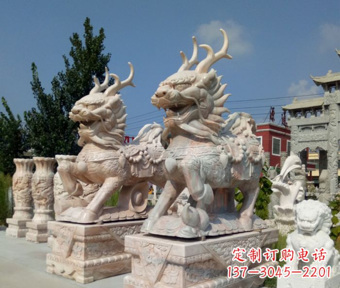 贵阳招财神兽晚霞红石雕麒麟