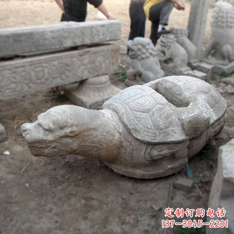 贵阳朱雀站在赑屃上的石雕
