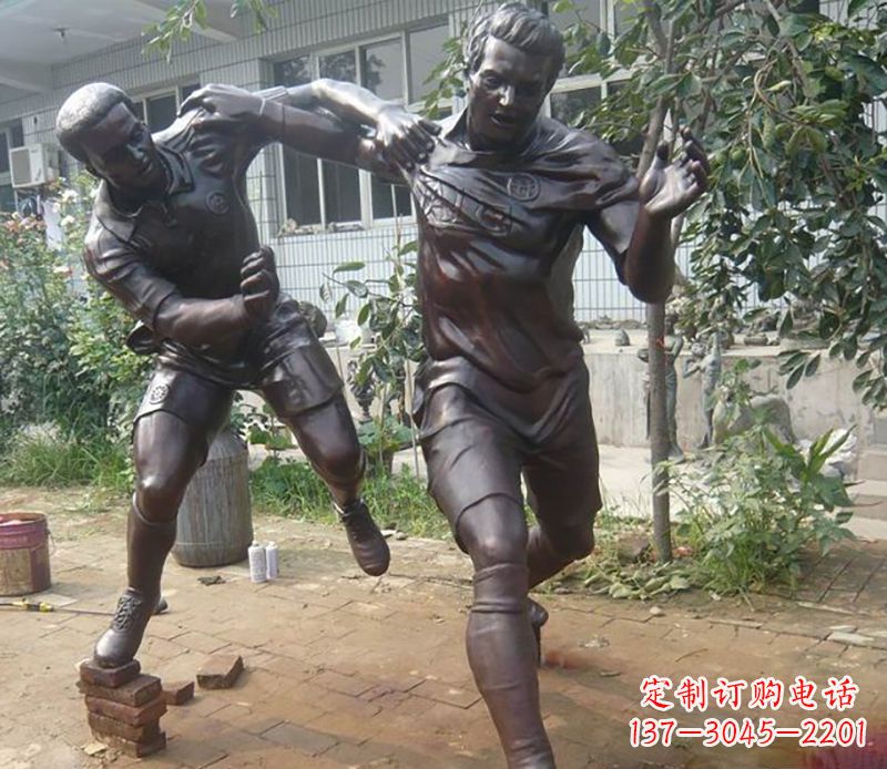 贵阳足球运动公园人物铜雕