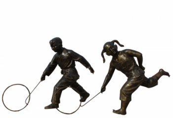 贵阳公园滚铁环的儿童铜雕